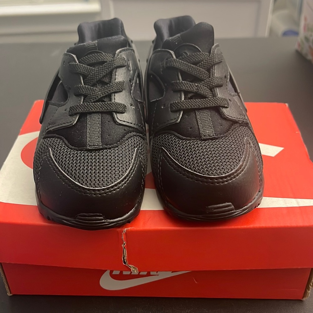 New toddler sneakers